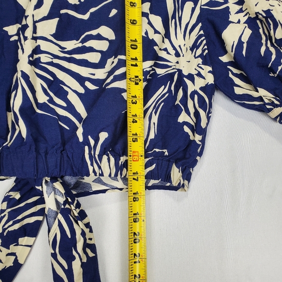 Zara Blue & Ivory Printed Cropped V Neck Button Down Knot Shortsleeve Top Size M - Picture 11 of 12